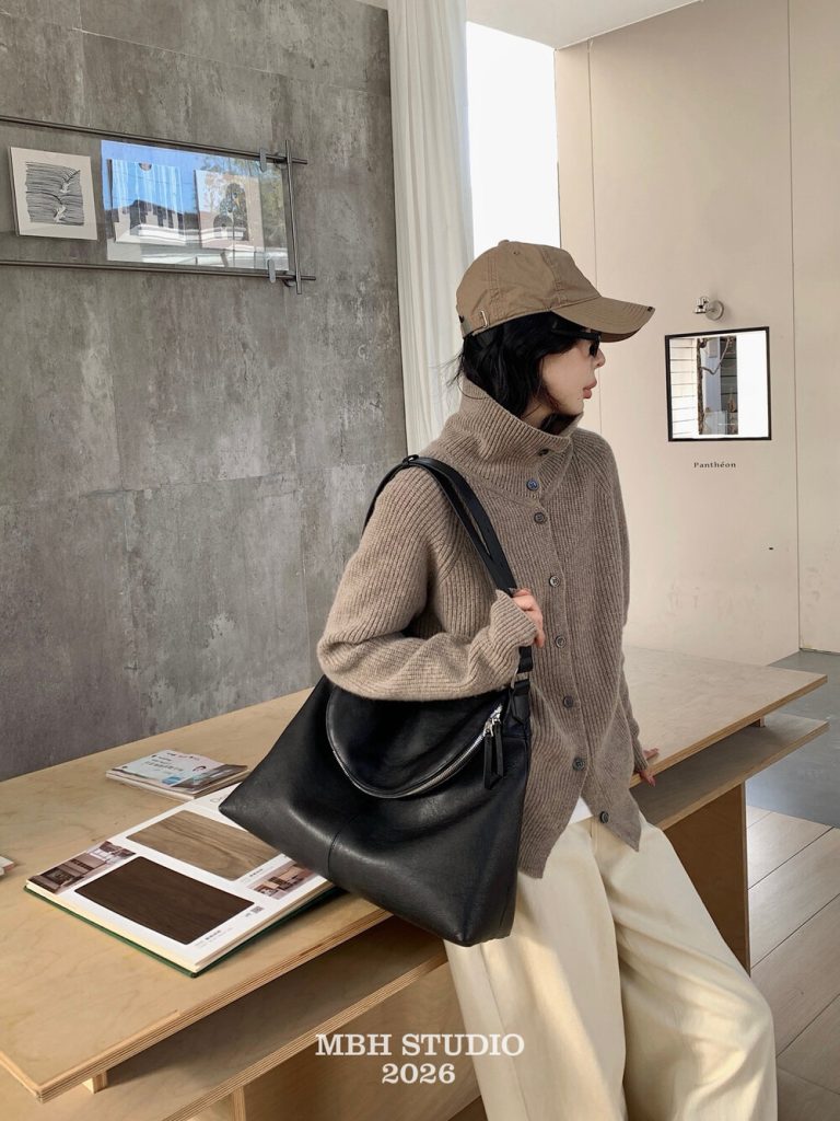 MBH Top Layer Vegetable Tanned Leather Unisex Large Capacity Commuter Tote Bag Shoulder Bag